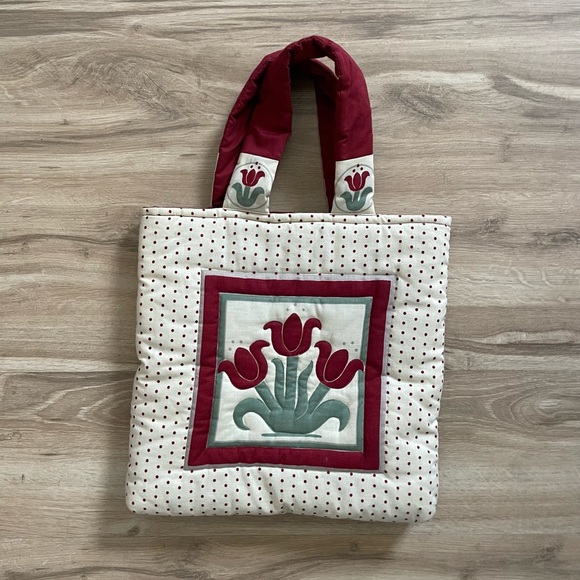 ✨ Cottagecore Folklore Era Quilted Tulip Floral Tote Bag - Picture 4 of 11